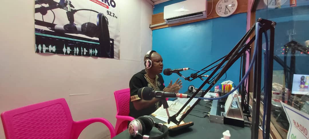 Présentation d'une émission sur Radio Lobiko de Mbandaka