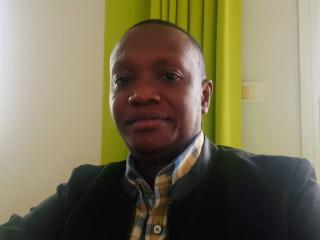 Rémy-Césaire Tshamala, Producteur et Présentateur du Magazine « Agir Ensemble » en Français