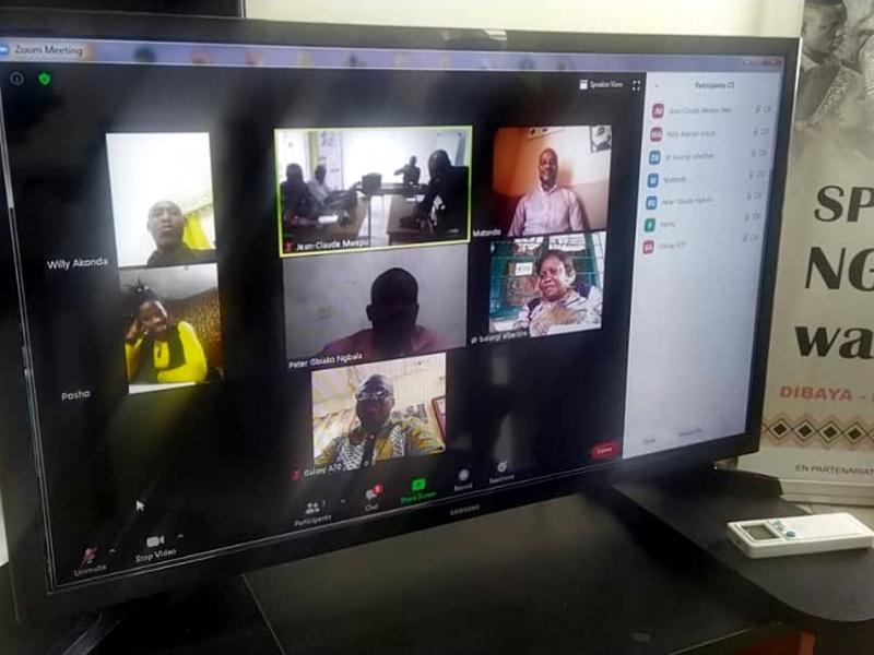 Vidéoconférence pour la préparation de la session de coaching par Internews et Kandindi