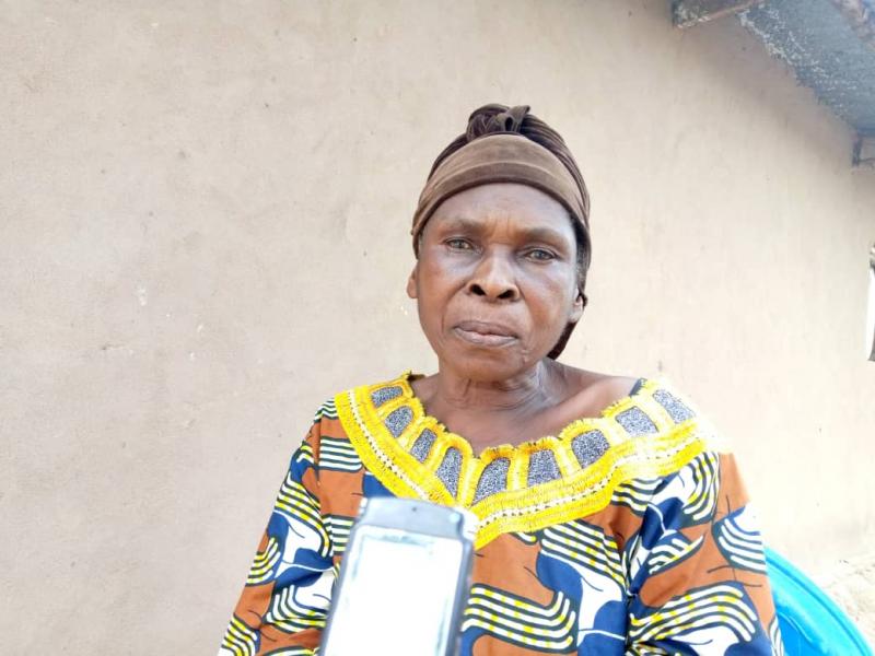 Femme Congolaise dont une fille de 16 ans a été enlevé.