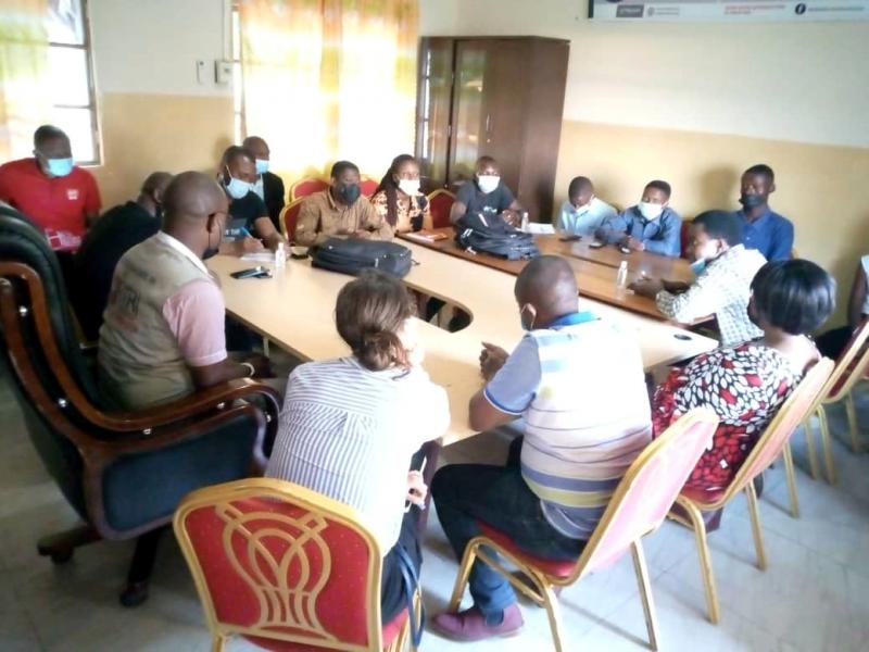 Visite de la coopération suédoise aux radios partenaires de Kandindi