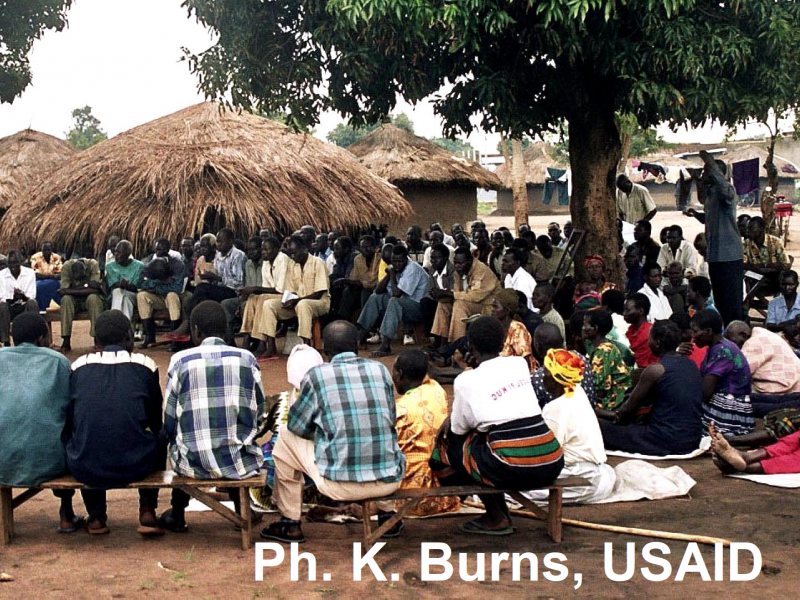 Réunion d'un village africain en Ouganda